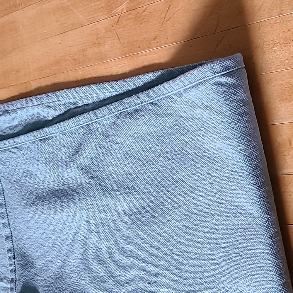 Blue table runner,  ,$4 if bundle - Picture 3 of 3